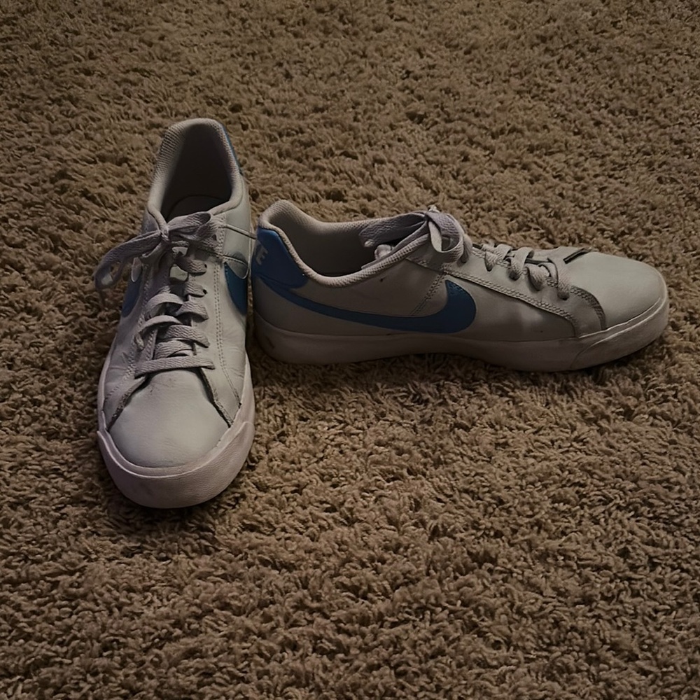 Nike White and Blue Casual Sneakers